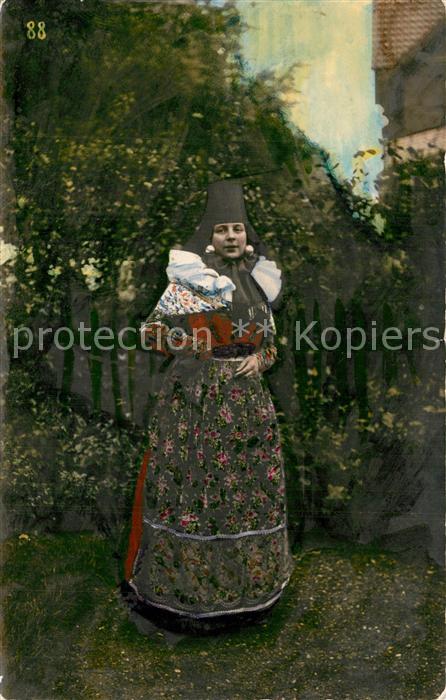 Bad Nenndorf Frau in Tracht