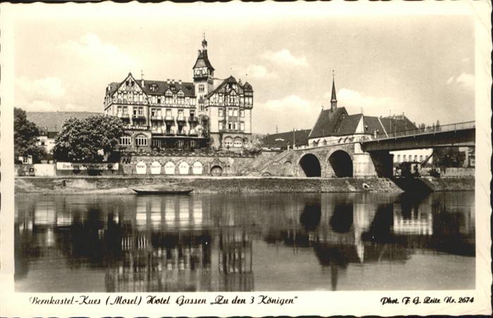 BERNKASTEL-KUES Berncastel Rheinland-Pfalz Mosel Hotel Gassen zu den Drei Koenig