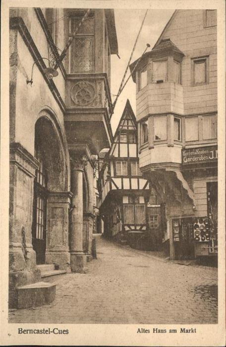 BERNKASTEL-KUES Berncastel Rheinland-Pfalz Altes Haus Markt