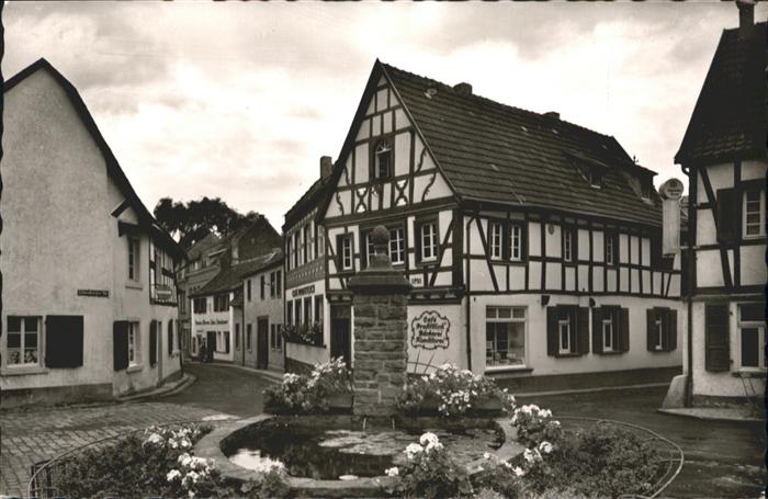 Rhoendorf m Ziepchen Brunnen