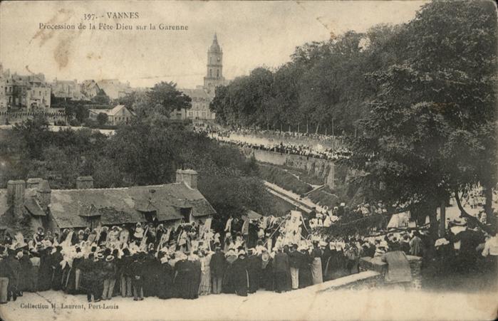 Vannes 56 Vannes Procession de la Fete Dieu sur l