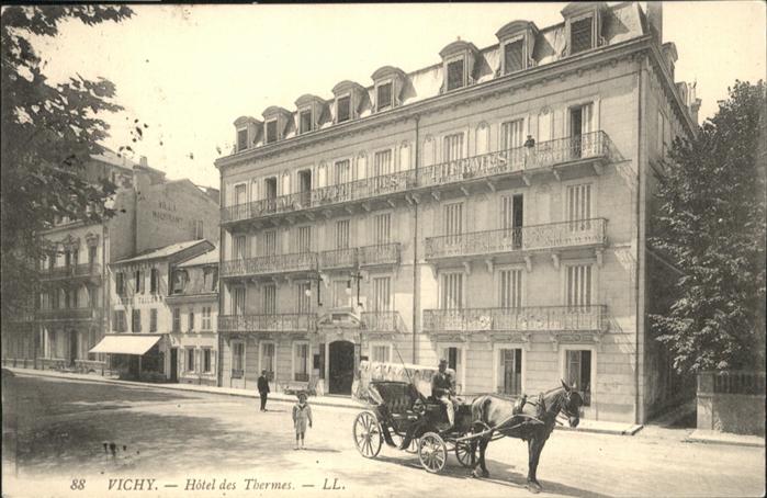 Vichy Allier Vichy Hotel Thermes Pferd Kutsche