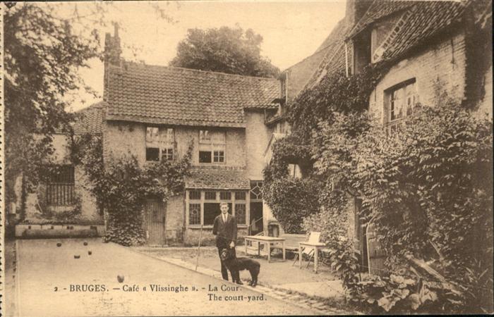 Bruges BRUGGE Belgie Bruges Cafe Vlissinghe Cour Hund