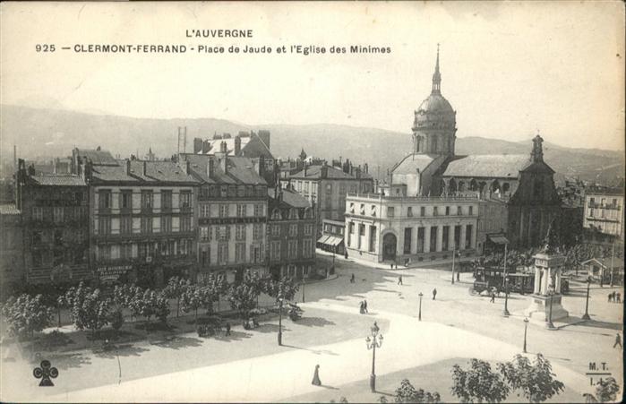 Clermont-Ferrand Eglise Place Kutsche Strassenbahn