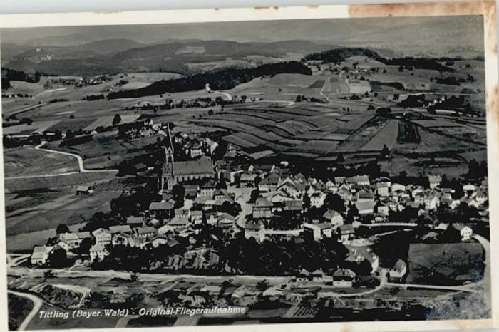 Tittling Fliegeraufnahme
