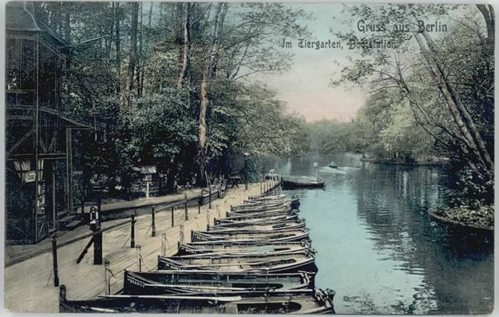 Berlin Tiergarten Bootstation