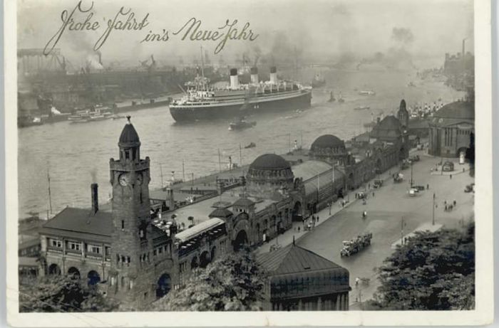HAMBURG  CITY St. Pauli Landungsbruecke