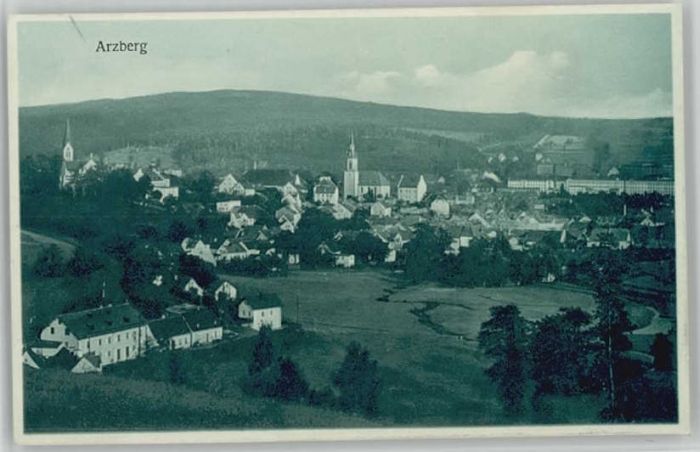 Arzberg Oberfranken  * 1940