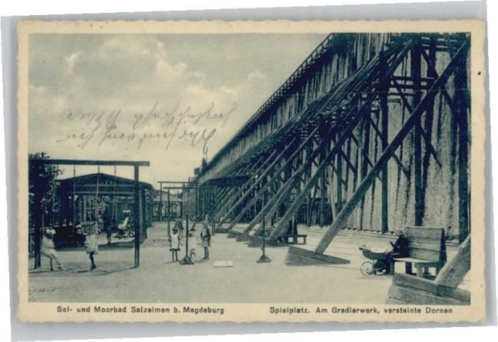 Bad Salzelmen Spielplatz Gradierwerk