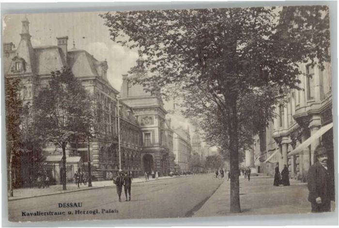 Dessau-Rosslau Dessau Kavalierstrasse Palast