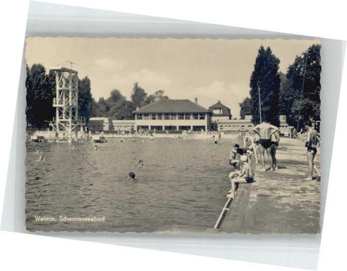 Weimar Thueringen Weimar Schwanenseebad