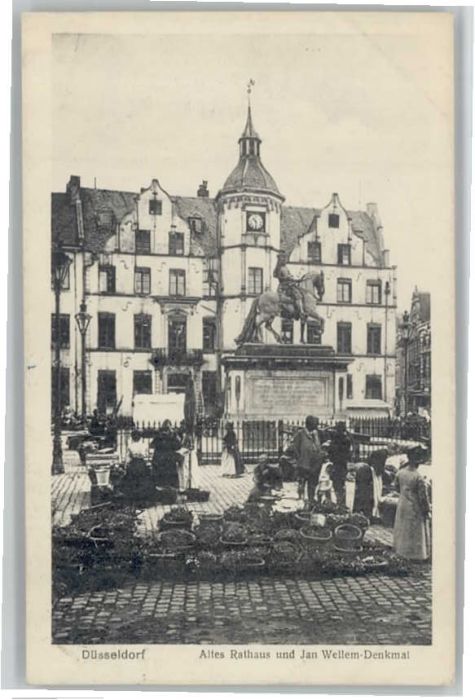 DuessELDORF CITY Rathaus Jan Wellem-Denkmal