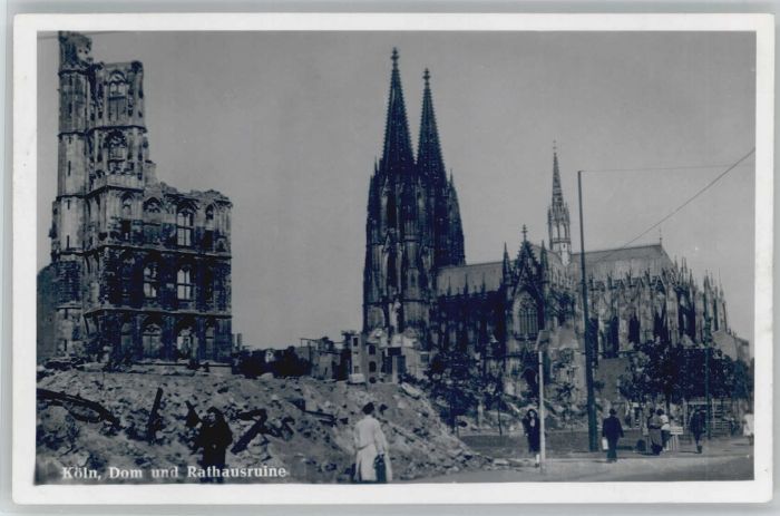 Koeln Rhein Köln Dom Rathausruine