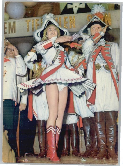 Koeln Rhein Köln Karneval Mariechen der Prinzengard