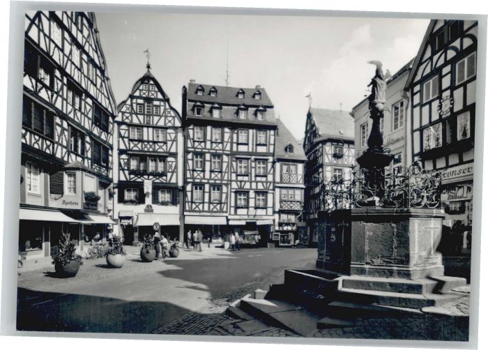 BERNKASTEL-KUES Berncastel Rheinland-Pfalz Marktplatz