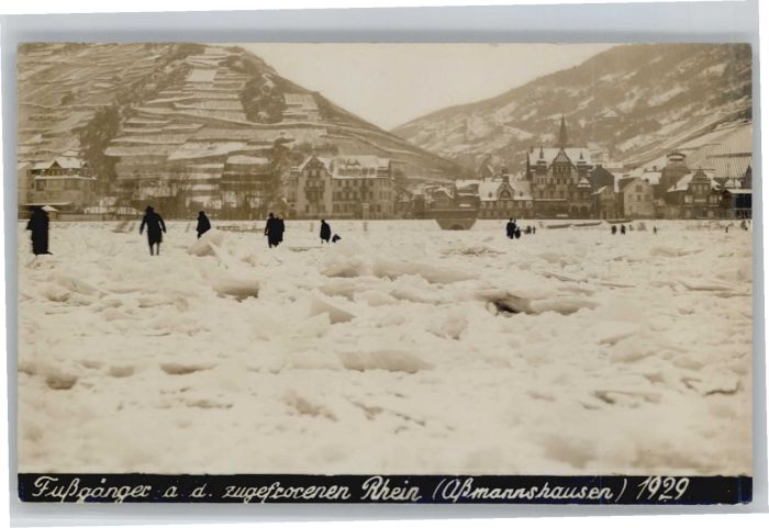 Assmannshausen Rhein zugefroren