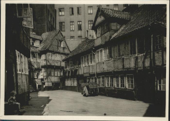 HAMBURG  CITY Schulgang Hof