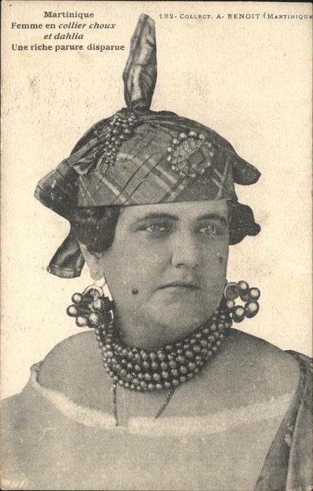 Martinique Femme en collier chour