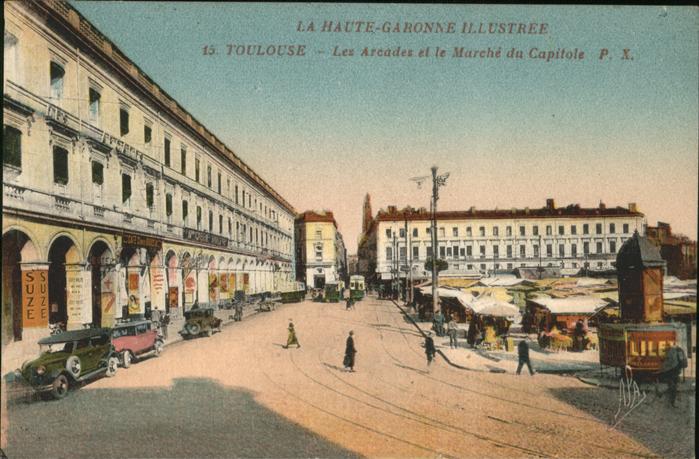 Toulouse Haute-Garonne Arcades et le Marche du Capitole