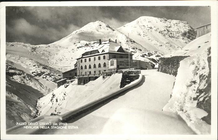 Passo dello Stelvio Nevicata nella Stagione Estiva