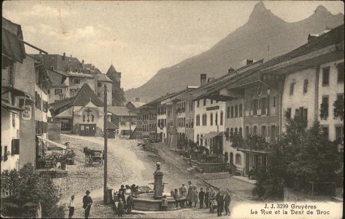Gruyeres FR Rue et la Dent de Broc