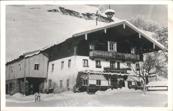Tirol Region Alpengasthaus im Schnee