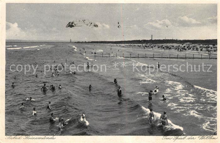 Swinemuende Wellenspiel am Strand