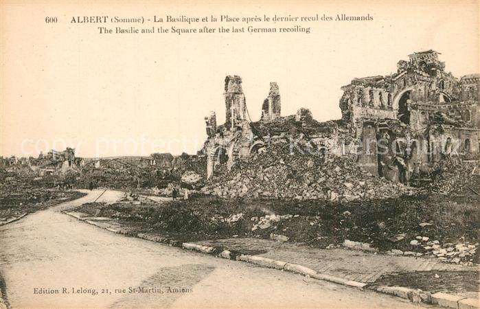 Albert Somme La Basilique et la Place apres le derni