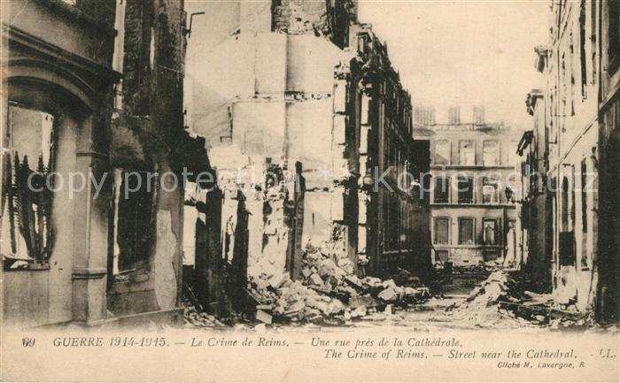 Reims Champagne Ardenne Une rue pres de la Cathedrale