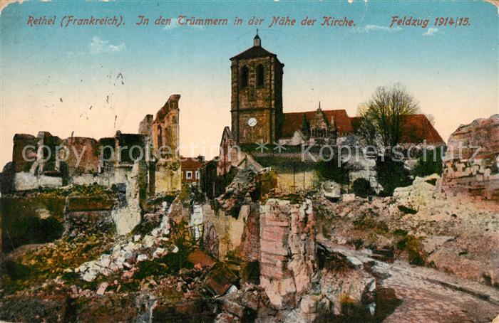 Rethel Ardennes In den Trümmern in der Nähe der Kirche