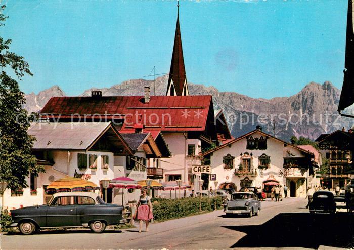 Seefeld Tirol Strassenpartie mit Tiroler Schmuckkastl und Wetterstein
