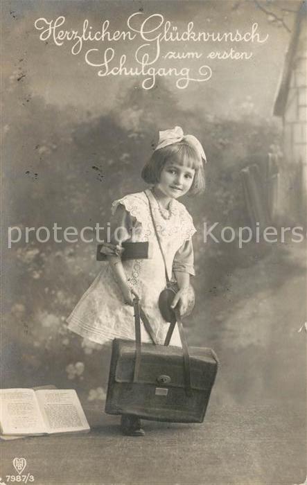 Foto HB Nr. 7987/3 Kind Schulgang