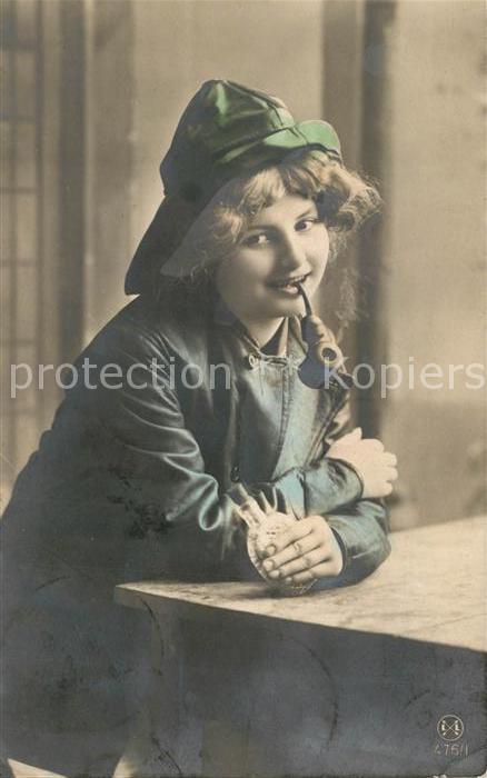 Foto LL Nr. 476/1 Mädchen Pfeife