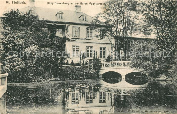 Klein Flottbek Altes Herrenhaus an der Baron Voghtstrasse Bruecke