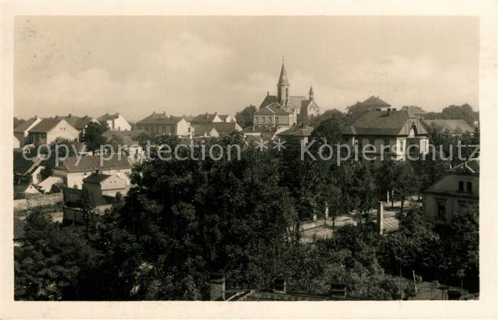 Cakovice Ortsansicht mit Kirche