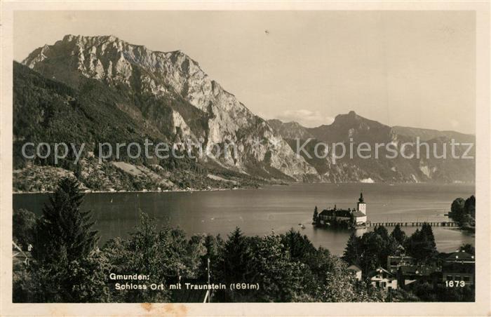 Gmunden Salzkammergut Schloss Ort mit Traunstein