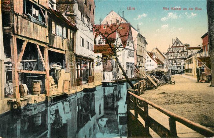 Ulm Donau Alte Haeuser an der Blau Altstadt