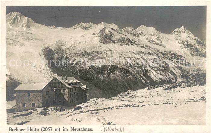 Mayrhofen Zillertal Berliner Huette im Neuschnee Zillertaler Alpen