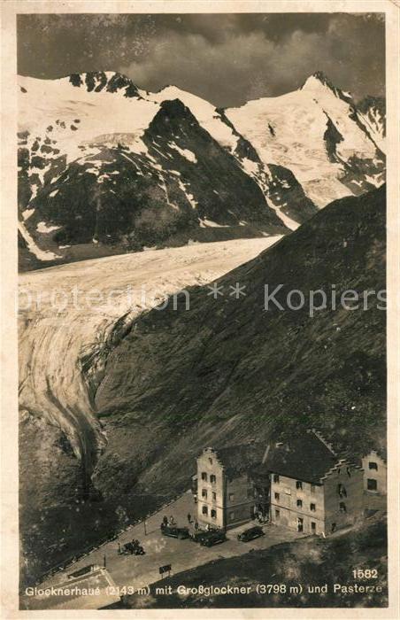 Heiligenblut Kaernten Glocknerhaus mit Grossglockner Pasterzegletscher Hohe Taue