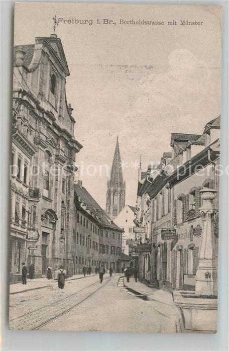 Freiburg Breisgau Bertholdstrasse mit Muenster