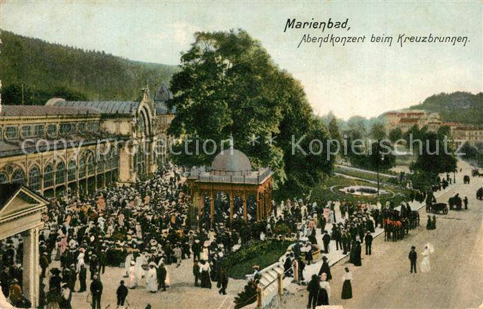 Marienbad Tschechien Boehmen Abendkonzert beim Kreuzbrunnen