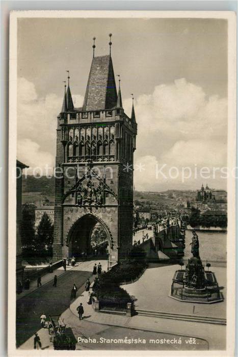 Praha Prahy Prague Altstaedter Turm der Karlsbruecke