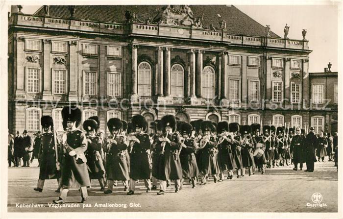 Leibgarde Wache Kobenhavn Vagtparaden Amalienborg Slot
