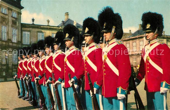 Leibgarde Wache Kobenhavn Vagtparaden Amalienborg