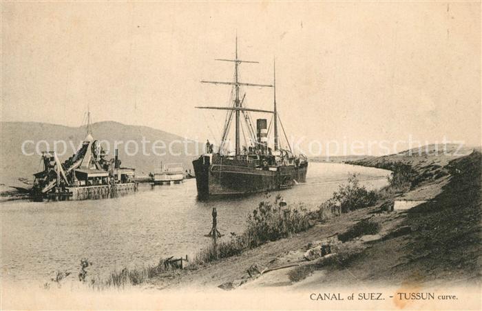 Suez Kanal bei Tussun Frachtschiff
