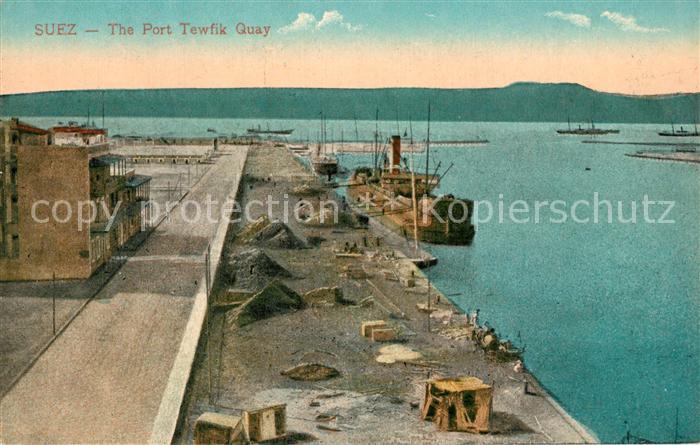 Port Tewfik Hafenanlagen Frachtschiff