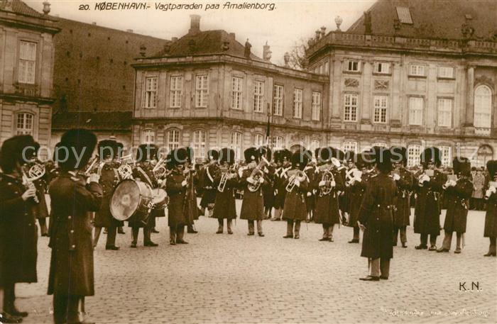 Kobenhavn Vatparaden paa Amalienborg