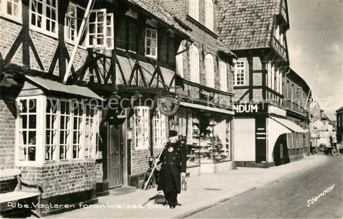 Ribe Vaegteren foran Weisses Stoa