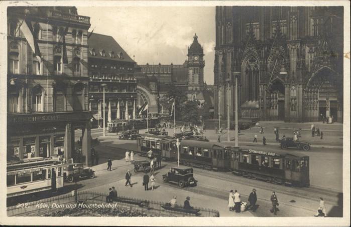 Koeln Rhein Dom Bahnhof Strassenbahn