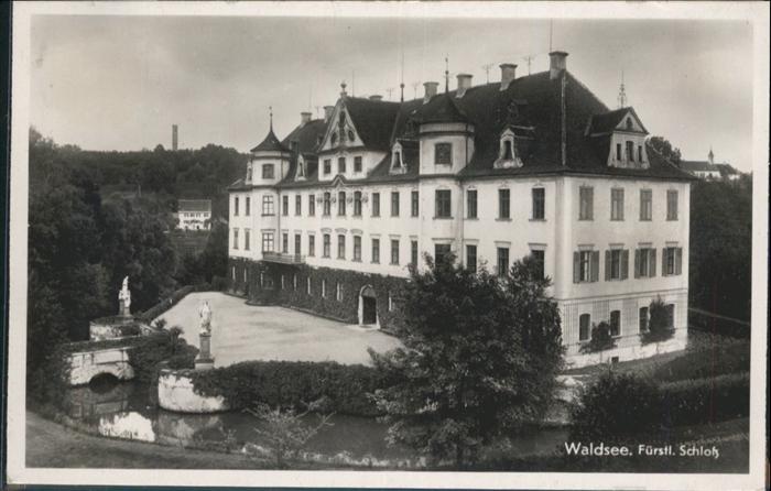 Waldsee Schloss